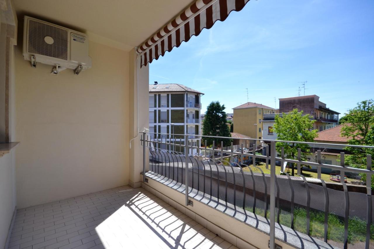 Charming Flat In Vercelli - 50 Sqm - Cosy Balcony.アパートメント エクステリア 写真